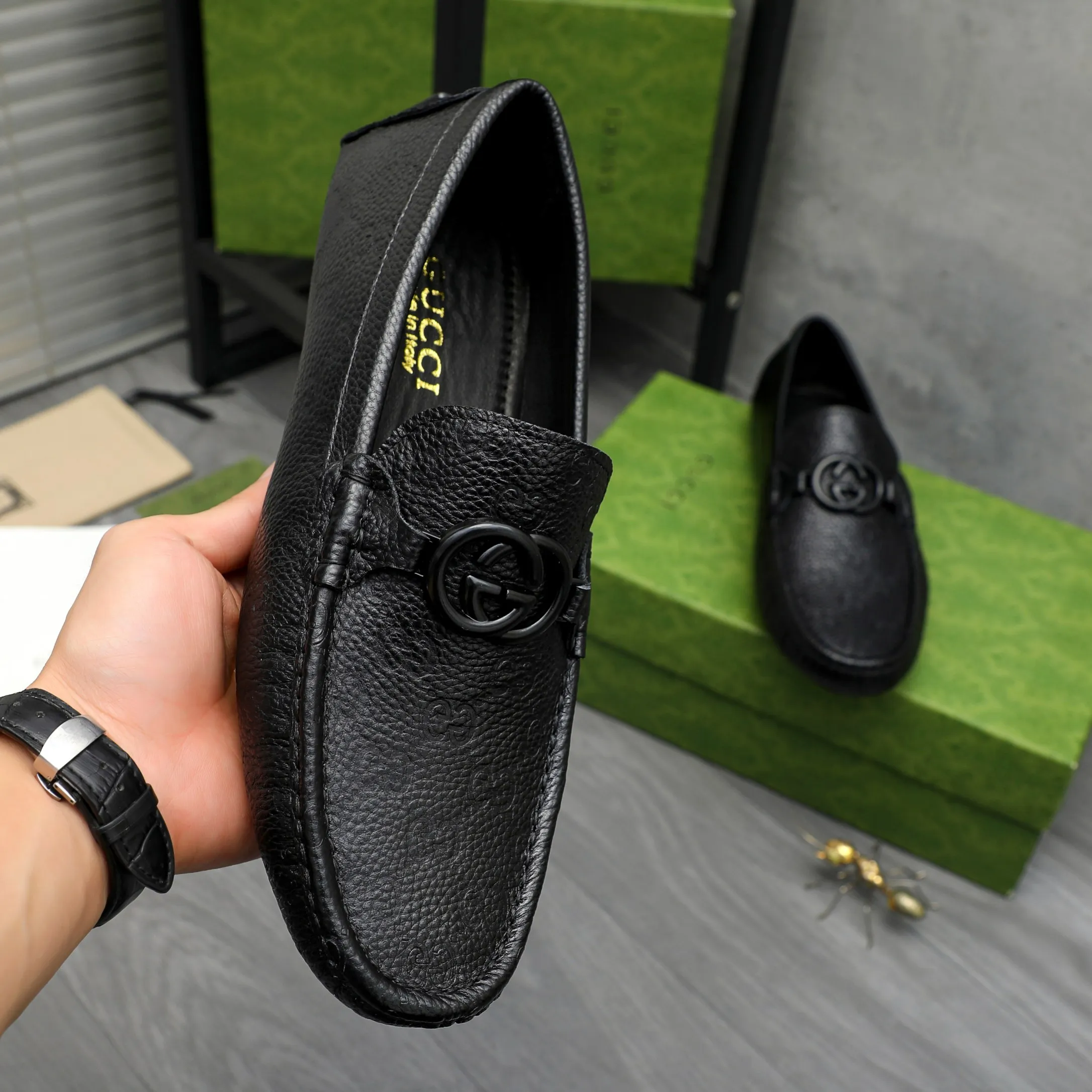 Men's shoes💰p420 Product trademark: GUCCI (Gucci) casual slip-on men's shoes Regular size: 38-44 Product material: Selected pebbled cowhide embossed upper, sheepskin lining, rubber outsole